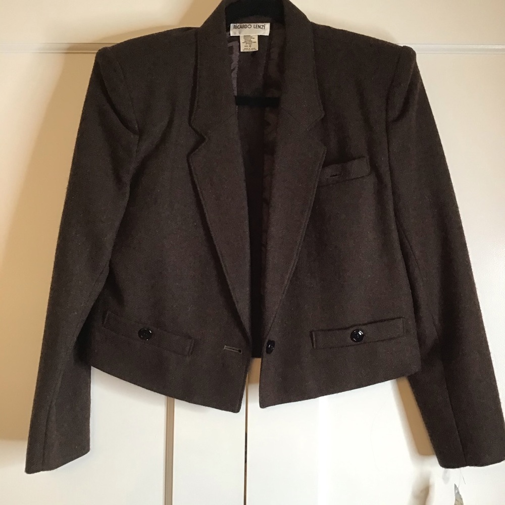 Woman’s cropped jacket